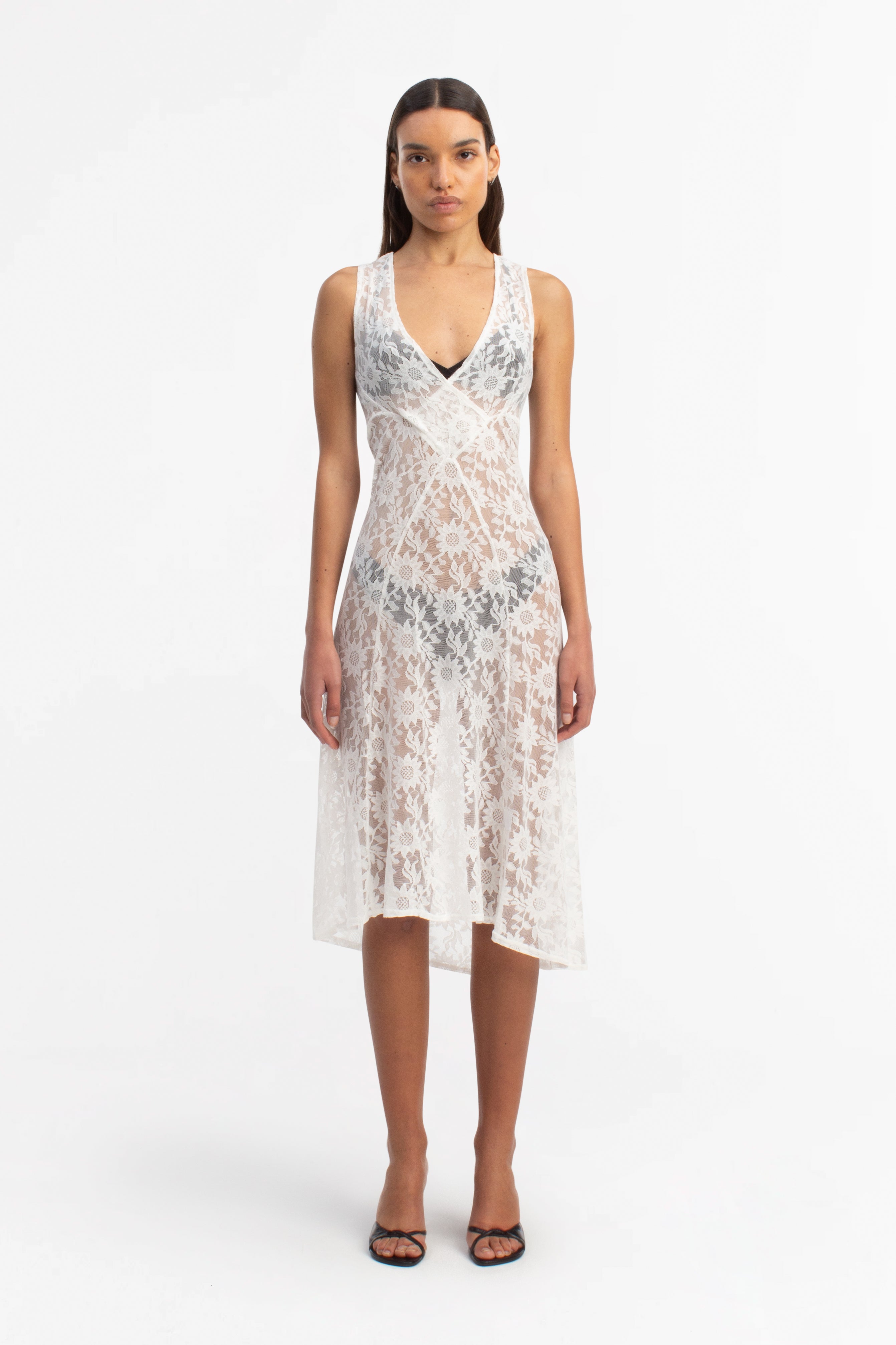 Suyra (White Dress)